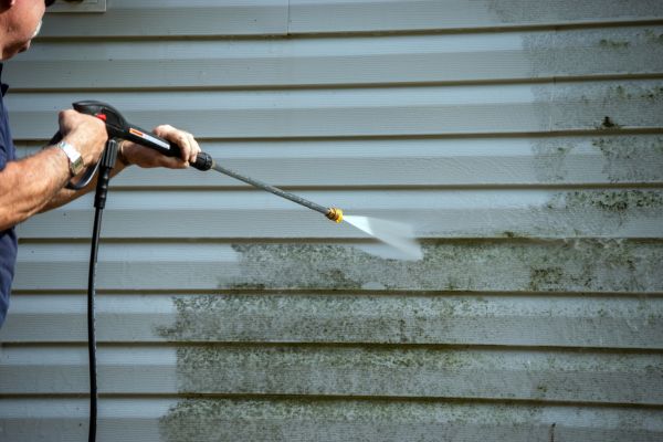 Cost of Vinyl Siding Power Washing in Downingtown